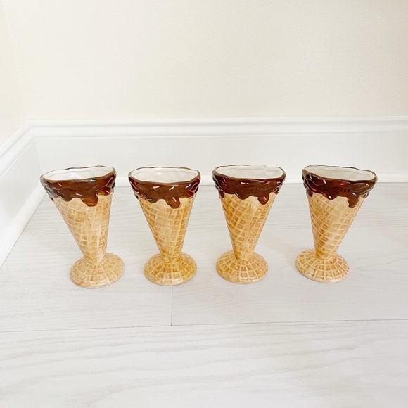 Ice Cream Cone Shaped Glasses Set - Picture 2 of 5